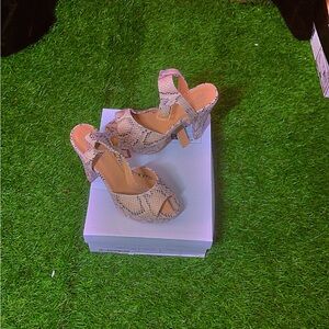 Women's Snakeskin Pattern Heels